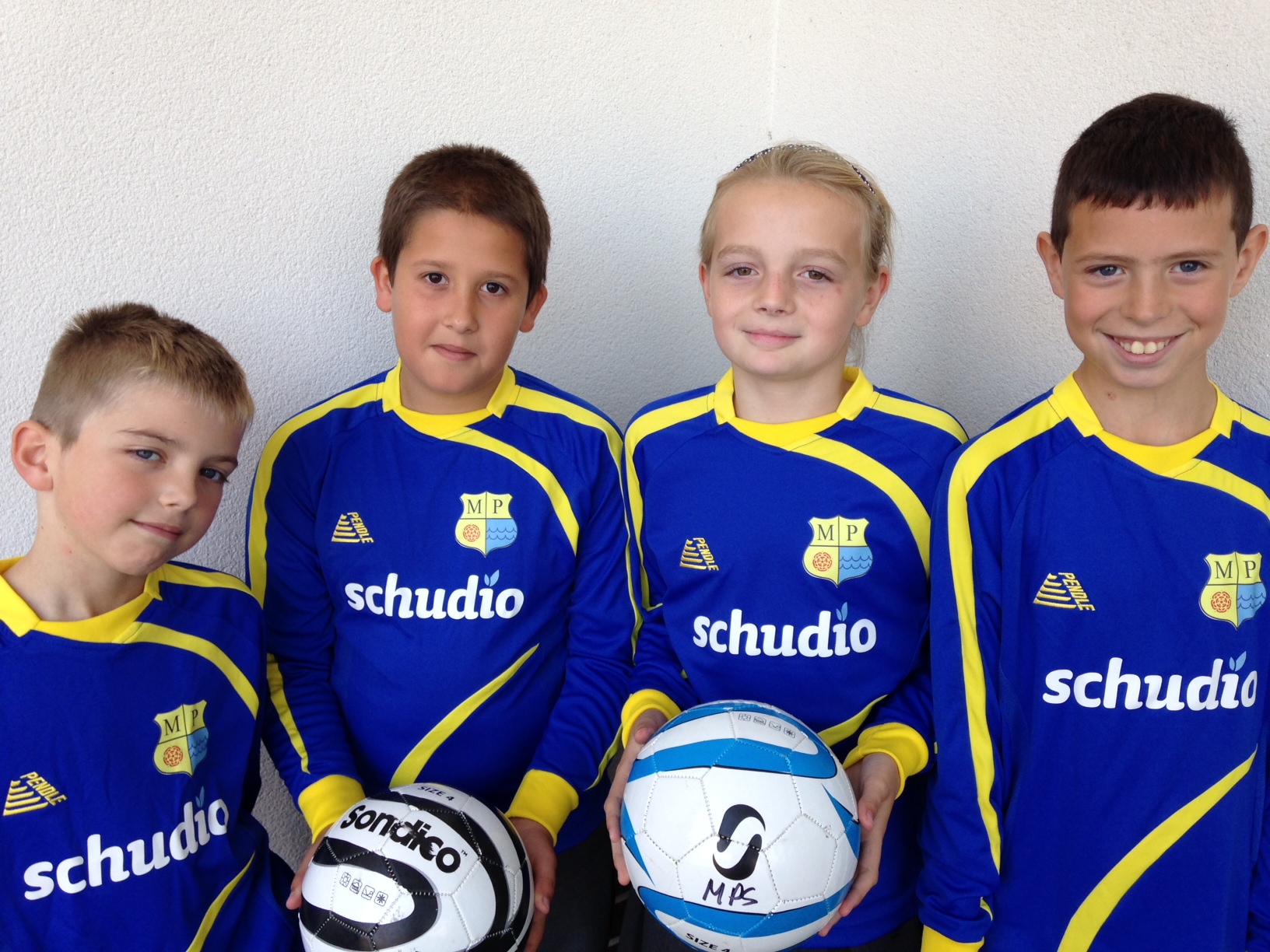 Mereside Football Team - Sponsored by Schudio